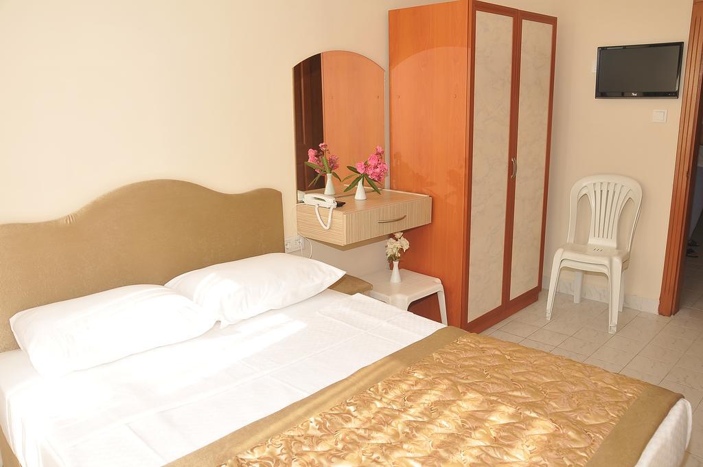 Exenia Hotel 阿拉尼亚 外观 照片